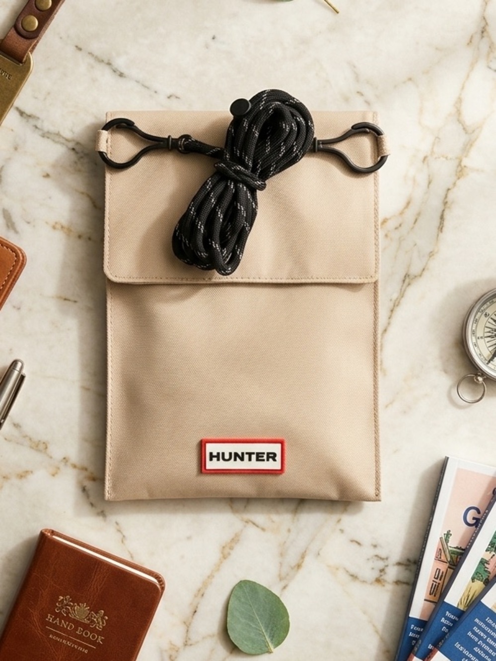 HUNTER Beige Crossbody Purse NWOT
